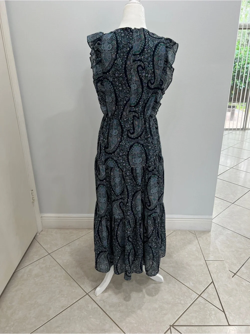 Sleeveless Paisley Maxi Dress in Navy